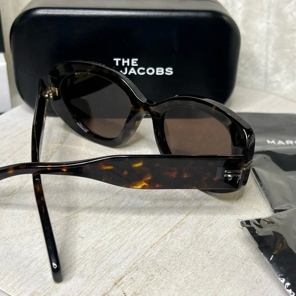Marc Jacobs Tortoiseshell Cat-Eye Sunglasses - Picture 10 of 12